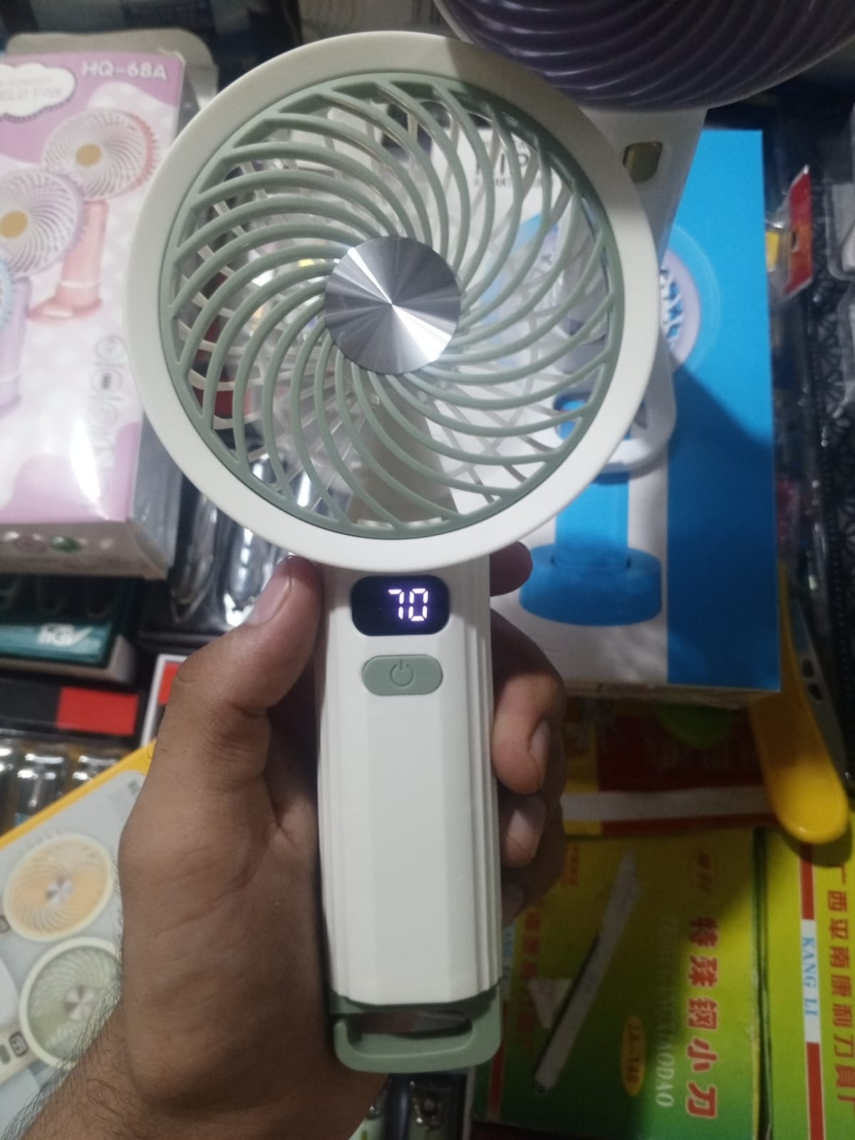 Portable Handheld Turbo Fan with LED Display – 3-Speed Rechargeable USB-C Cooling Fan